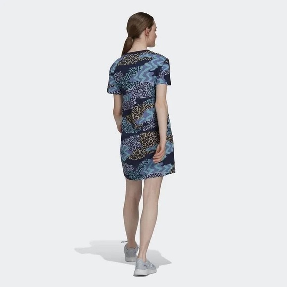 🎉Host Pick: Farm Rio x Adidas 3-Stripes Print Cotton V-Neck Dress - Picture 2 of 8